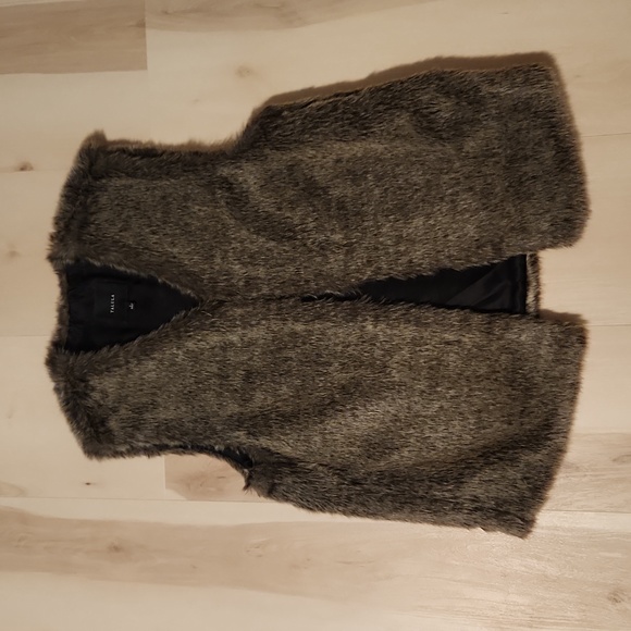 NWOT Talula Aritzia Park Slope Faux Fur Vest Brown S - Picture 2 of 9